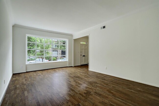 Foto del edificio - 7524 Del Monte Dr