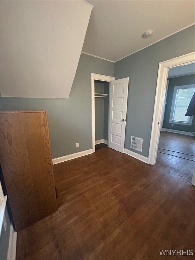 Building Photo - 625 E Utica St