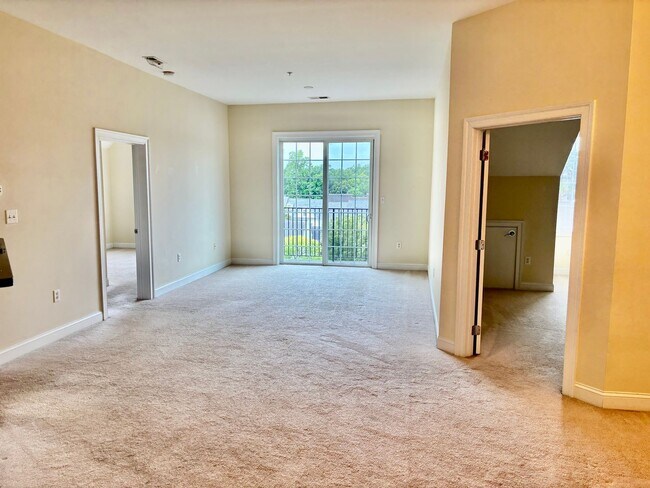 Foto del edificio - 2 bedroom/ 2 bathroom- Bennington on the Park