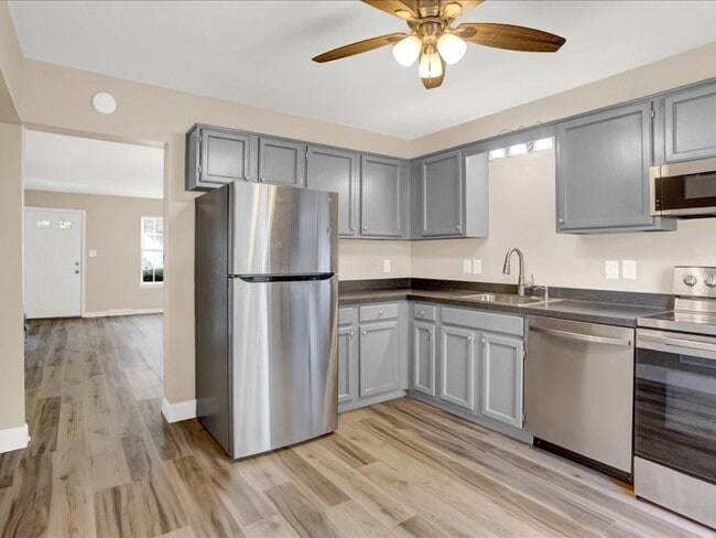 Building Photo - 809 Old Silver Spring Rd