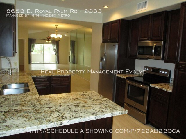 Foto principal - 8653 E Royal Palm Rd
