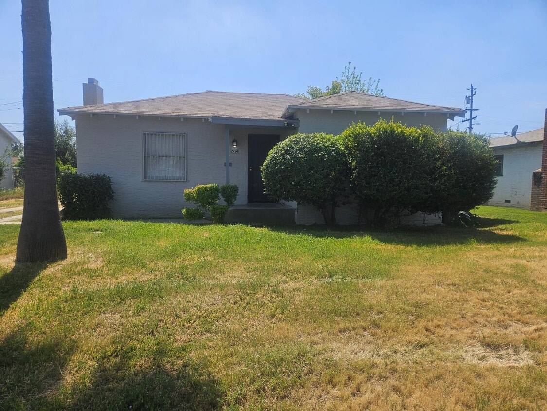 Primary Photo - 2914 E Cornell Ave