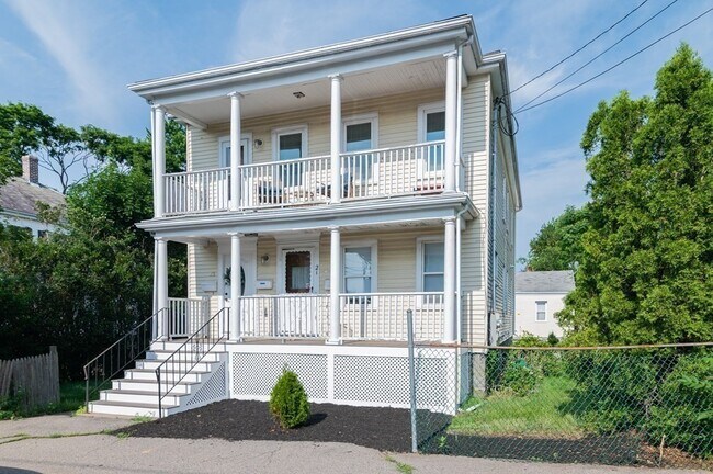 Foto del edificio - 23 Harrington Ave