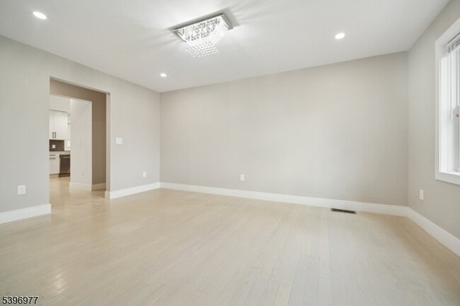 Foto del edificio - 134 Hillside Ave