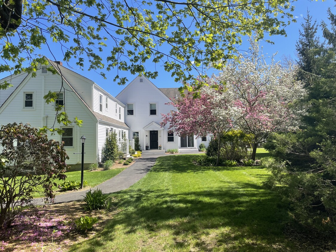 Primary Photo - Brookside Apartments