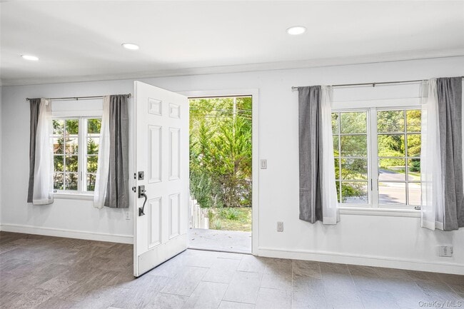 Building Photo - 143 Rocky Point Landing Rd