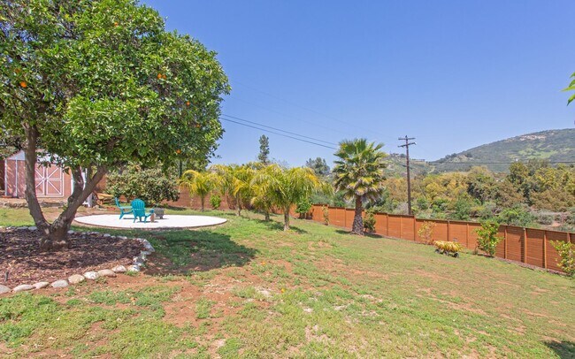 Foto del edificio - Solar 4 Bed home in Vista with Amazing vie...