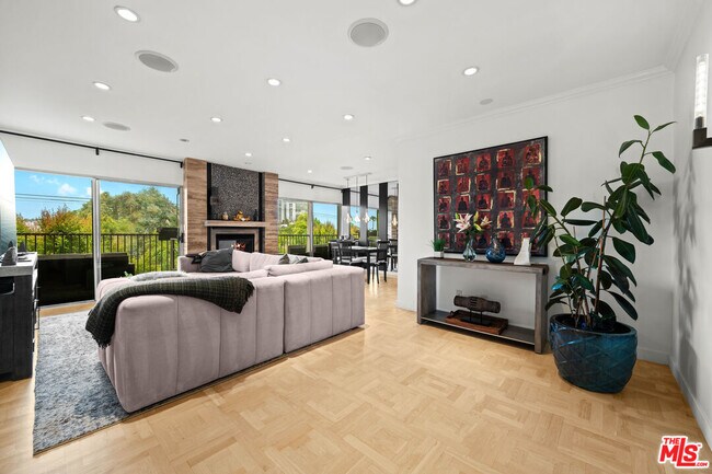 Foto del edificio - 949 Kings Rd