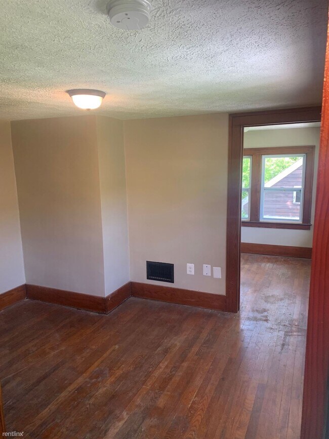 Building Photo - 5 br, 2 bath House - 65 Summit St