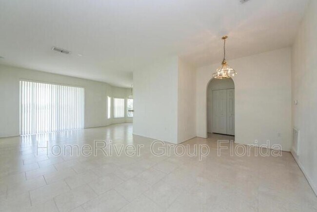 Foto del edificio - 2528 Aster Cove Ln