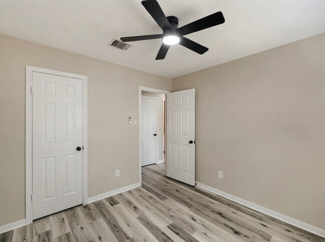 Foto del edificio - 18558 Meadows Way Dr