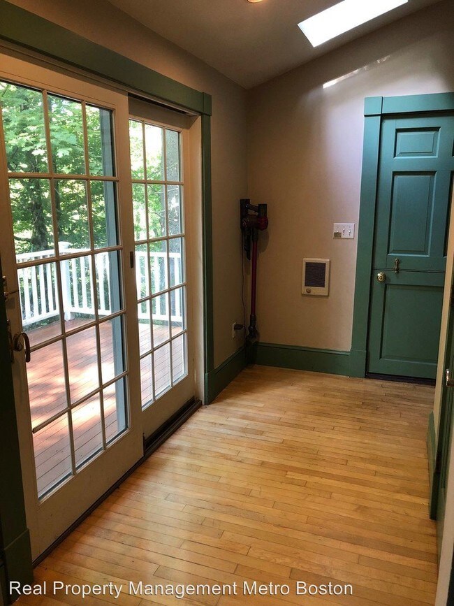 Building Photo - 3 br, 2 bath House - 277 Boston Post Road