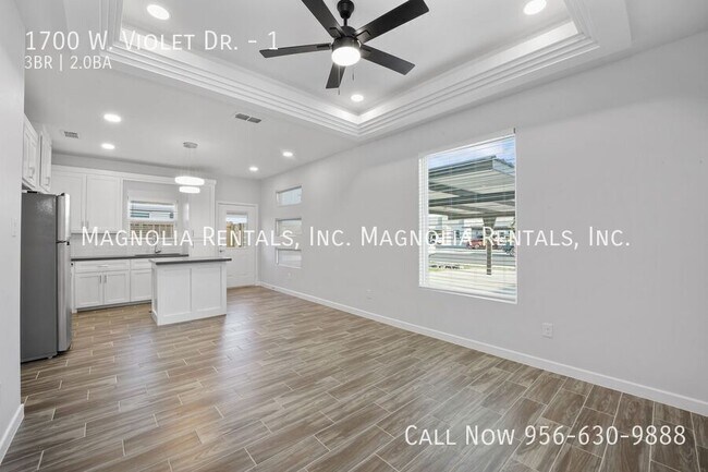 Foto del edificio - 1700 W Violet Dr