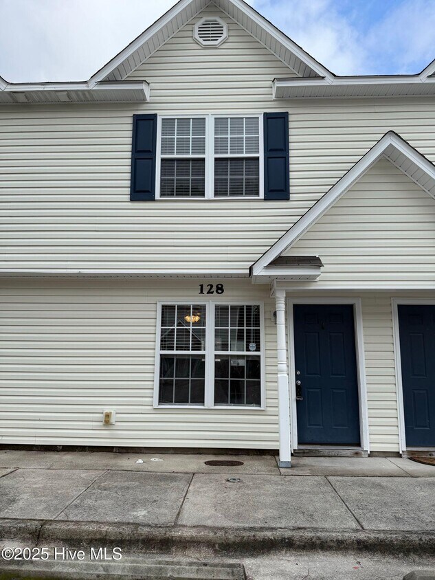 Foto principal - 128 Cornerstone Pl