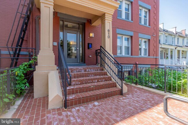 Foto del edificio - 610 Irving St NW
