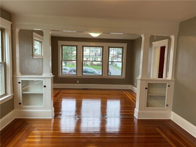 Foto del edificio - 45 Hanover Ave