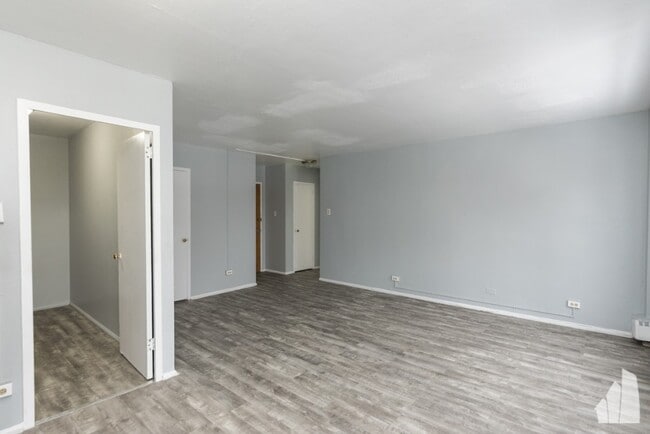 Foto del edificio - 7333 N Ridge Blvd