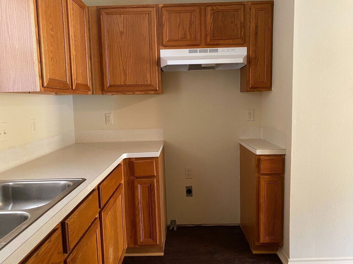 Photo - 1106 Greencroft St