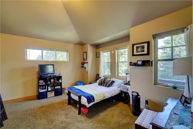 Foto del edificio - 10516 20th Ave NE