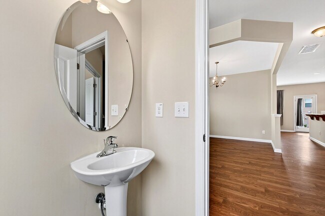 Foto del edificio - 4490 Middletown Dr