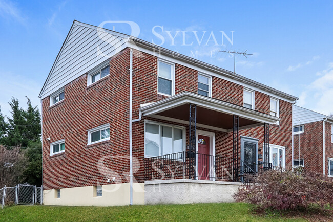 Foto del edificio - Nice 4BR 2BA Townhome