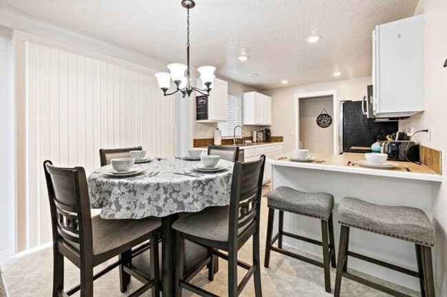 Building Photo - 623 Autumn Pl