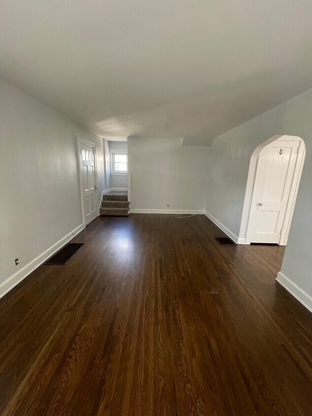 Foto principal - 2524 Oakwood Ave