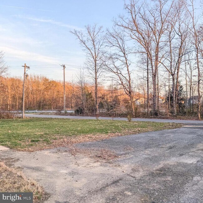 Foto del edificio - 205 Biddle Rd