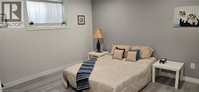 Photo du bâtiment - 8 Hopkins St