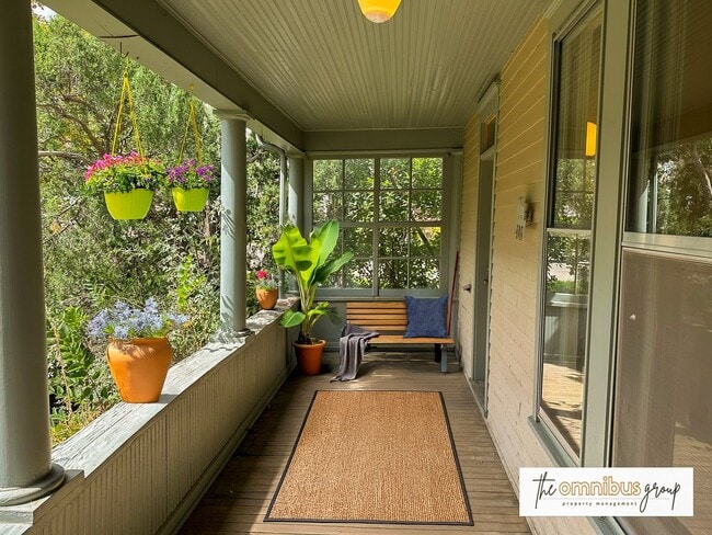 Maxwell Ave. - Maxwell Ave. Apartment