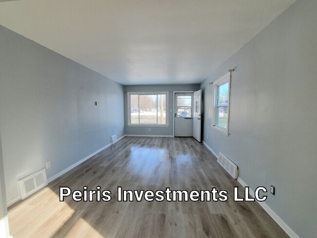 Building Photo - 3924 W 130th St