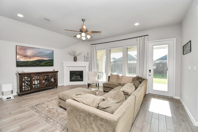 Foto del edificio - 10522 Rigel Rdg Wy