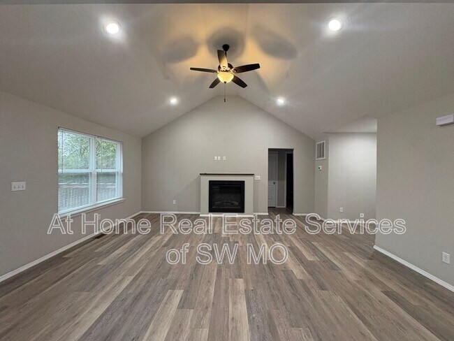 Foto del edificio - 3871 W Linwood St