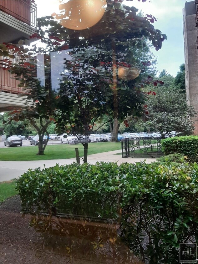 Building Photo - GRAND CENTRAL PARKWAY