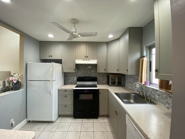 Foto del edificio - 2541 Boundbrook Blvd