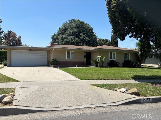 Foto principal - 2032 E Fern Dr