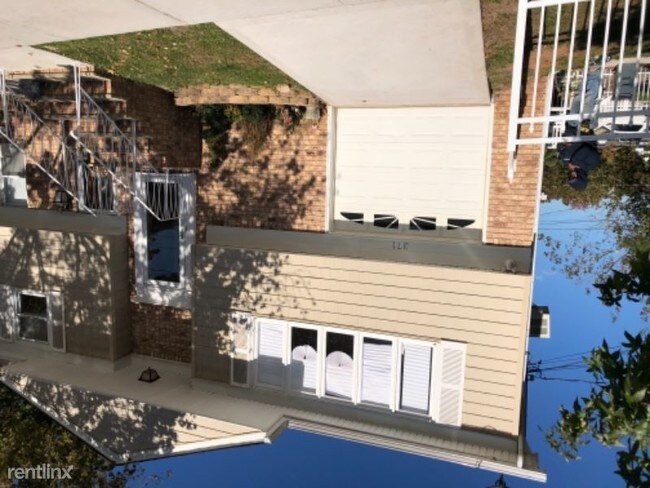 Building Photo - 3 br, 1 bath Apartment - 371 Doane Avenue