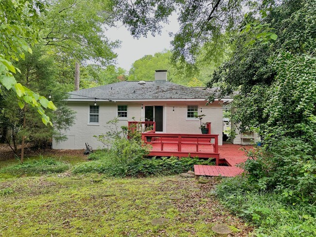 Foto del edificio - Super Cute Cottage 1 mile from Toomers Corner