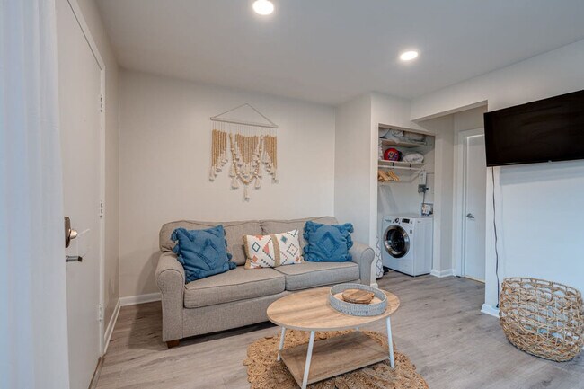 Foto del edificio - 801 Hillview Heights