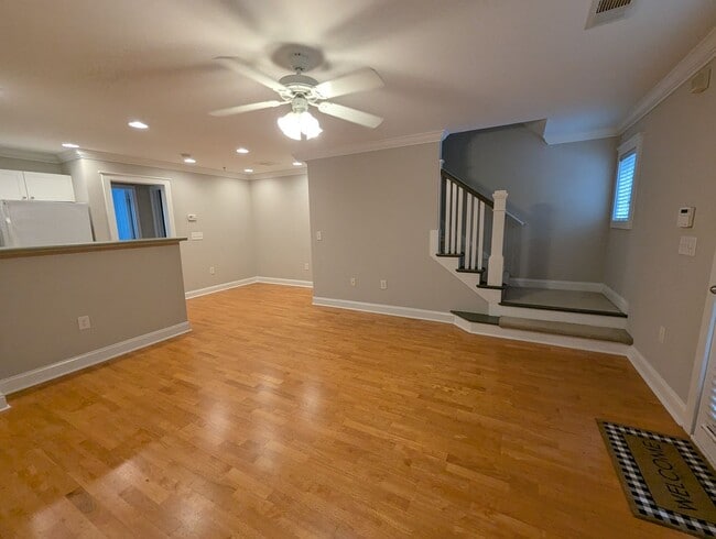 Building Photo - 490 S Barnett Shoals Rd