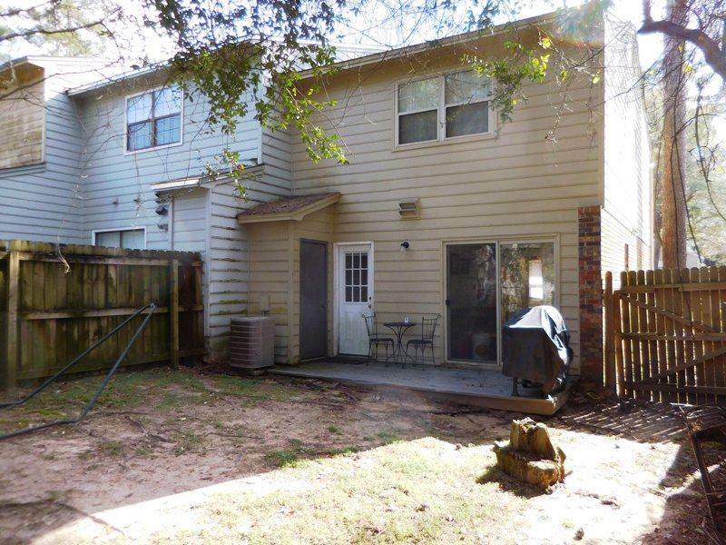Foto del edificio - 2304 Claremont Ln