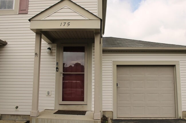 Building Photo - 175 Macenroe Dr