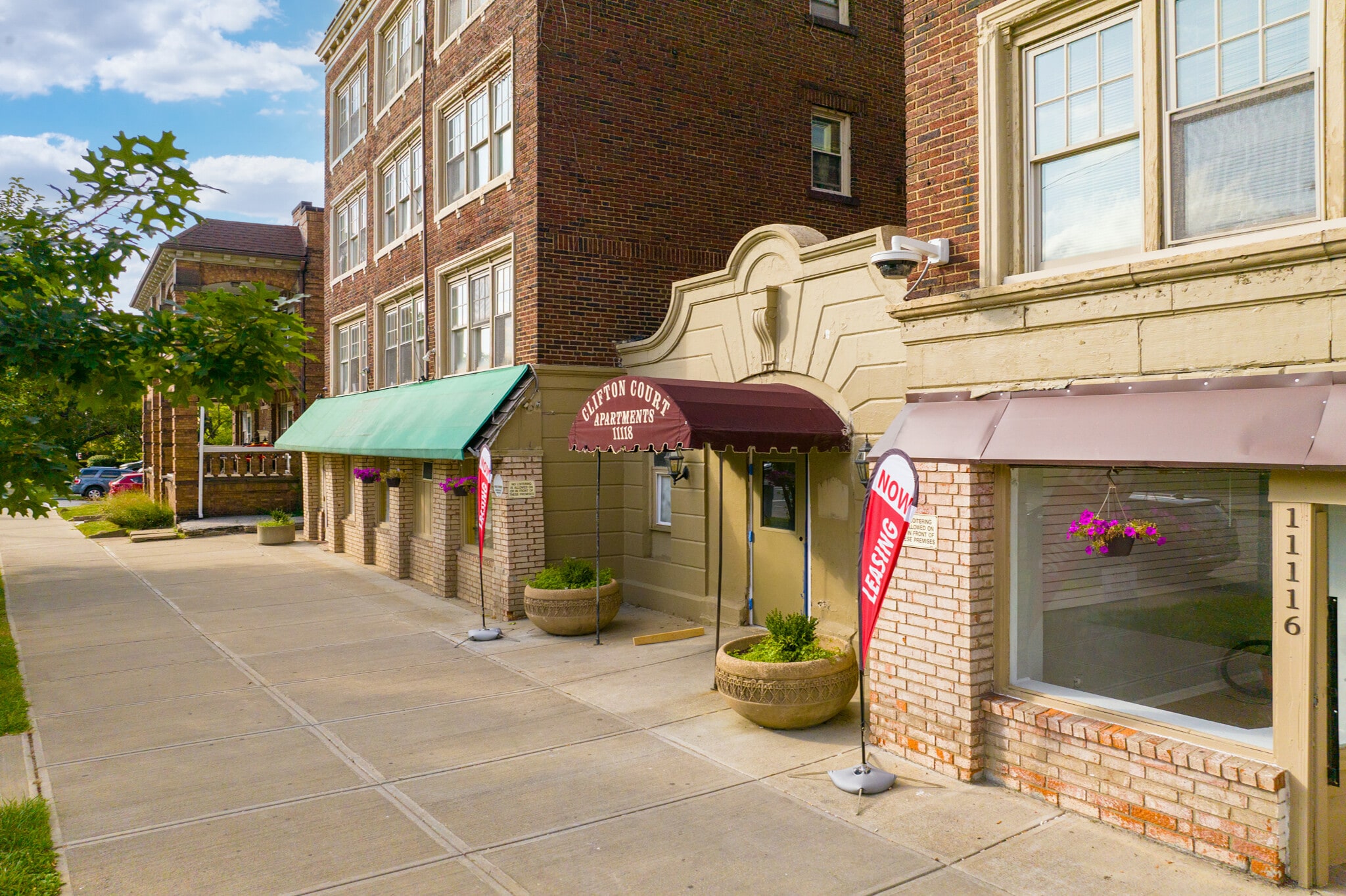 Clifton Court Apartments – photo 1
