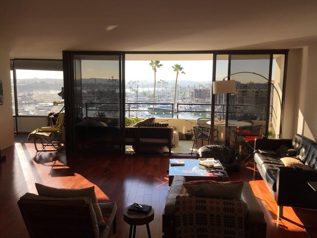 4335 Marina City Dr Del Rey Ca 90292 Condo For Rent In Primary Photo 4335 Marina City Dr