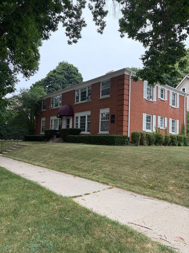 Building Photo - 2800 N Frederick Ave
