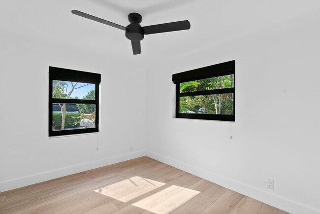 Foto del edificio - 237 NE 10th St