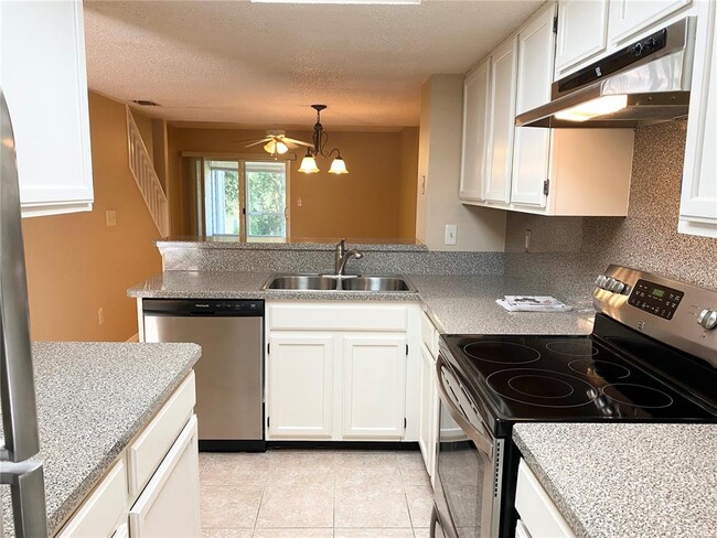 Building Photo - 2205 Fletchers Point Cir
