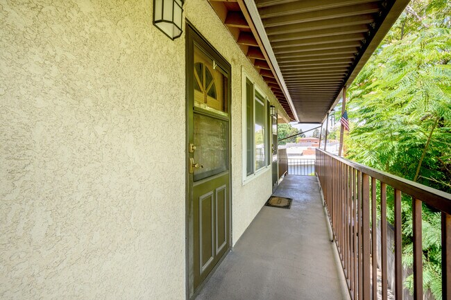 Foto del edificio - 3807 W Victory Blvd