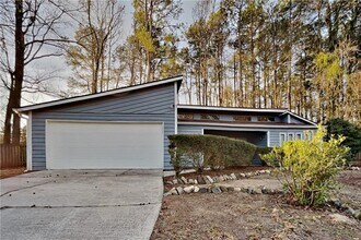 Building Photo - 2330 Post Creek Ct