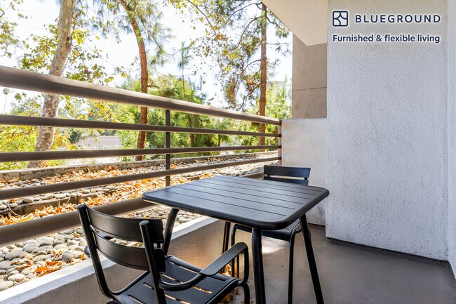 Foto del edificio - 10983 Bluffside Dr